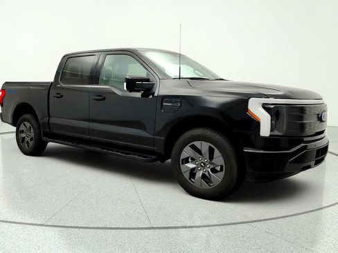 Used 2022 Ford F150 Lightning Lariat AWD/4WD image 3