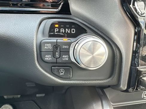 Used 2025 RAM 1500 Laramie AWD/4WD image 19