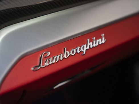 Used 2021 Lamborghini Urus image 45