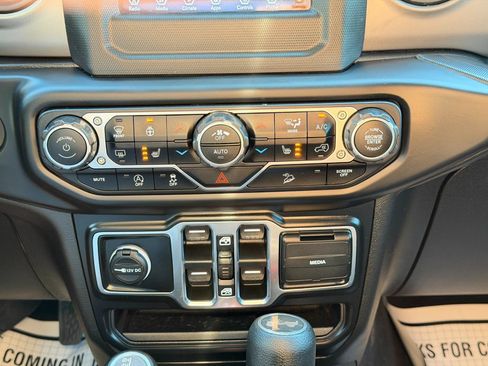 Used 2021 Jeep Wrangler Unlimited Sport AWD/4WD image 69