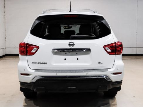 Used 2017 Nissan Pathfinder SL FWD image 9
