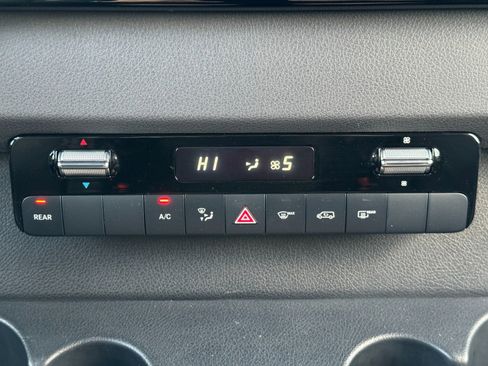 Used 2022 Mercedes-Benz Sprinter 1500 image 30