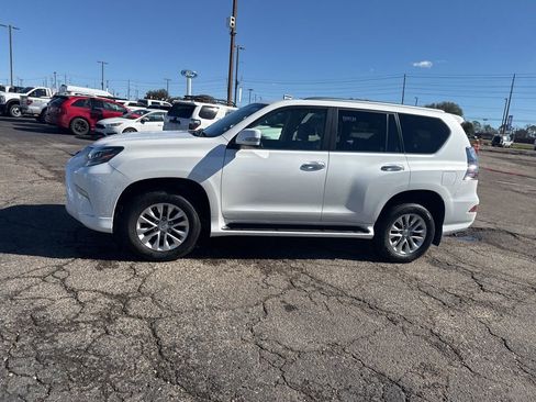 Used 2020 Lexus GX 460 Premium w/ Premium Package image 7