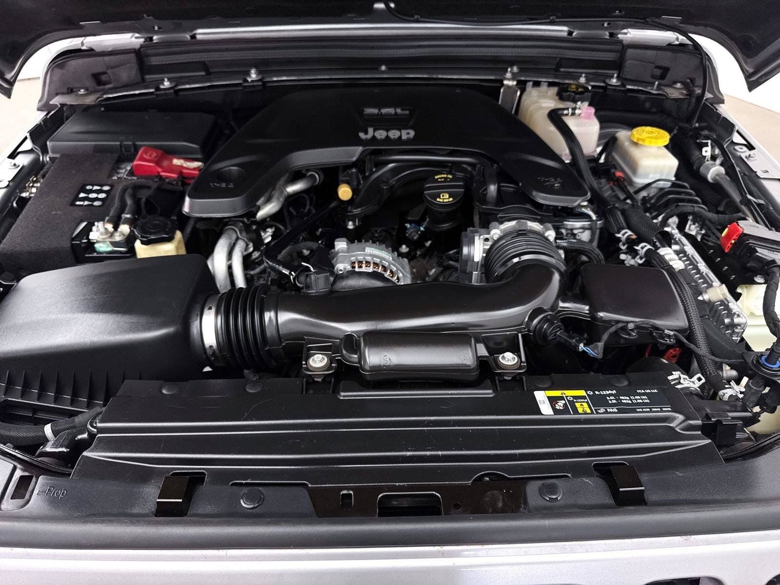 Used 2019 Jeep Wrangler Sport AWD/4WD image 9