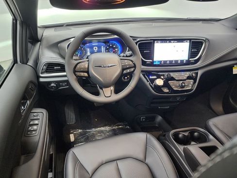 New 2026 Chrysler Pacifica Select image 32