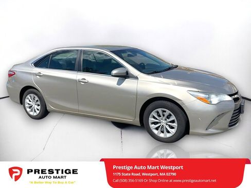 Used 2015 Toyota Camry LE FWD image 1