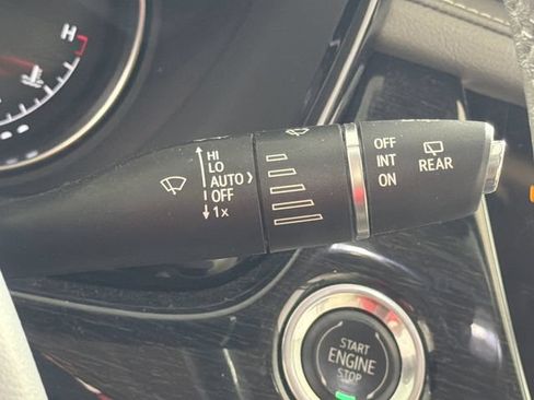 Used 2021 Cadillac XT6 Premium Luxury FWD image 9