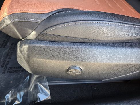 Used 2024 Mercedes-Benz GLC 43 AMG 4MATIC image 24