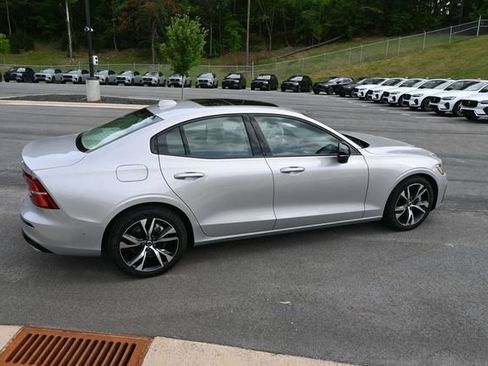 Used 2025 Volvo S60 B5 Plus AWD/4WD image 12
