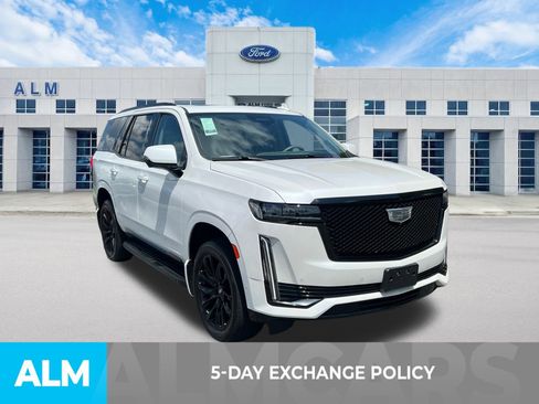 Used 2022 Cadillac Escalade Sport Platinum w/ LPO, ONYX Package image 4