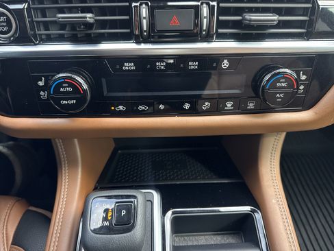 Used 2023 Nissan Pathfinder Platinum AWD/4WD image 18