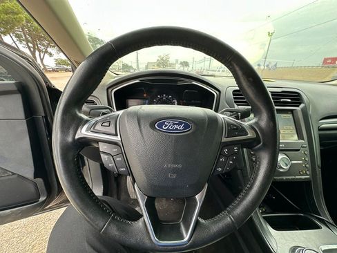 Used 2018 Ford Fusion Titanium AWD/4WD image 12