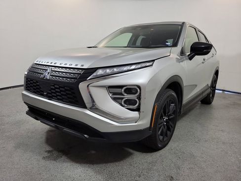 Used 2023 Mitsubishi Eclipse Cross LE AWD/4WD image 3