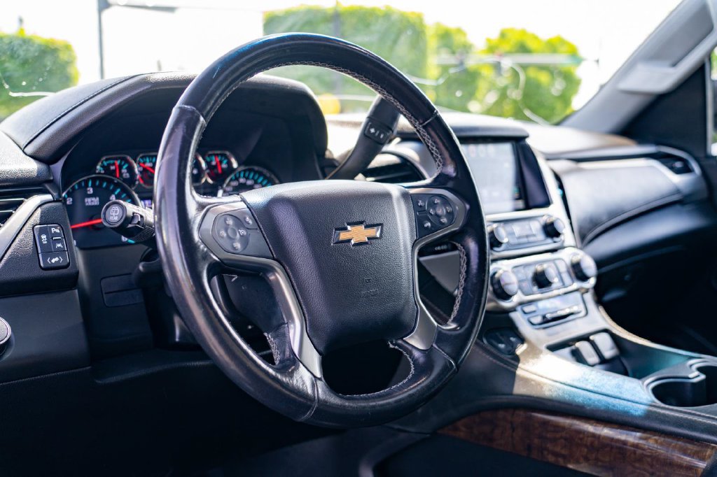 Used 2019 Chevrolet Suburban LT AWD/4WD image 15