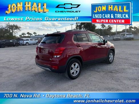 Used 2019 Chevrolet Trax LT w/ LT Convenience Package image 13