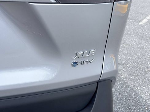 Used 2025 Toyota RAV4 XLE AWD/4WD image 14
