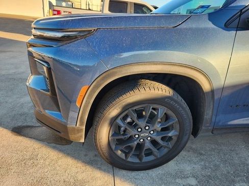 Used 2024 Chevrolet Traverse LS w/ Midnight/Sport Edition image 7