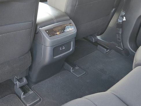 Used 2025 Nissan Pathfinder SV AWD/4WD image 17