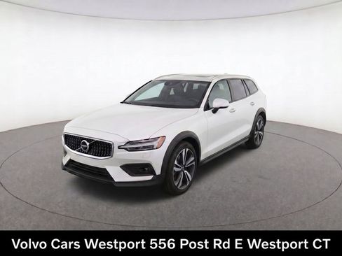 Certified 2024 Volvo V60 B5 Cross Country Plus w/ Protection Package Premier AWD/4WD image 1