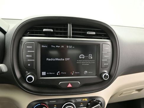 Used 2025 Kia Soul LX FWD image 15
