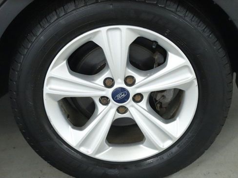 Used 2015 Ford Escape SE w/ Equipment Group 201A image 10