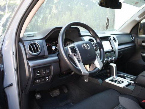 Certified 2018 Toyota Tundra SR5 w/ SR5 Upgrade Package AWD/4WD image 14