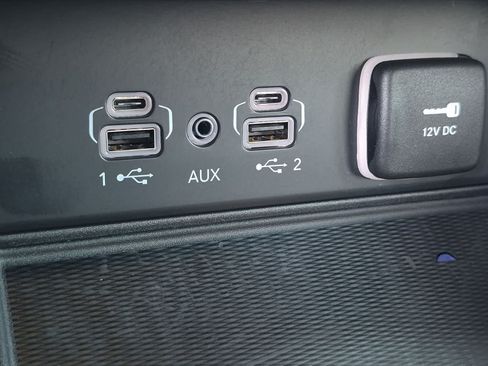 Used 2025 Jeep Grand Cherokee Altitude RWD image 28