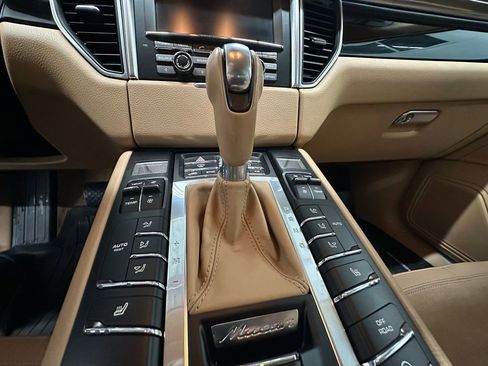 Used 2015 Porsche Macan S AWD/4WD image 21