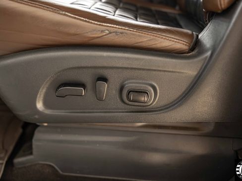 Used 2017 Nissan Titan Platinum Reserve image 20