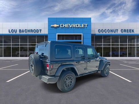 Used 2025 Jeep Wrangler Sport S image 8