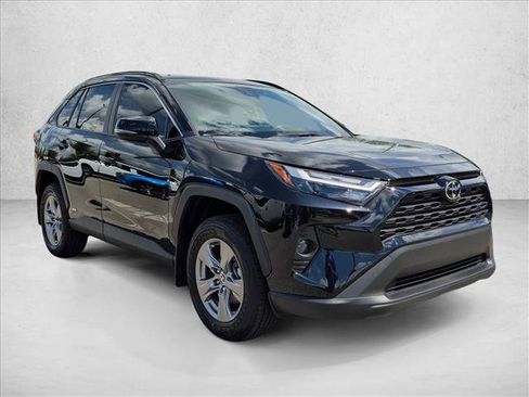Used 2025 Toyota RAV4 XLE AWD/4WD image 3