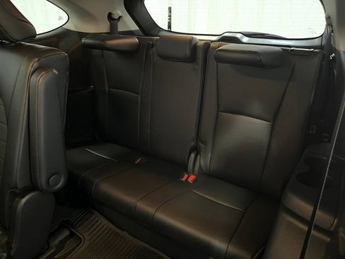 Certified 2024 Toyota Highlander XLE AWD/4WD image 12