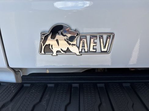 Used 2024 GMC Sierra 1500 AT4X image 9