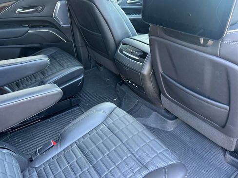 Certified 2024 Cadillac Escalade Sport Platinum image 18