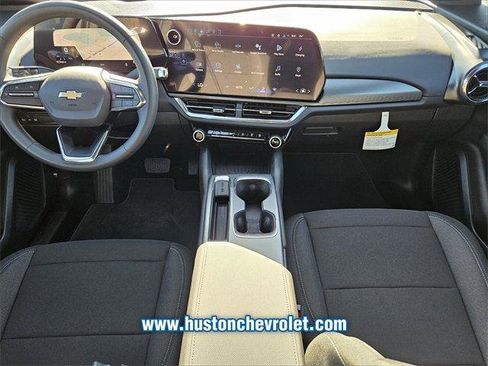 New 2026 Chevrolet Equinox EV LT image 12