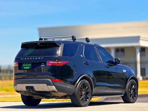 Used 2017 Land Rover Discovery HSE image 12