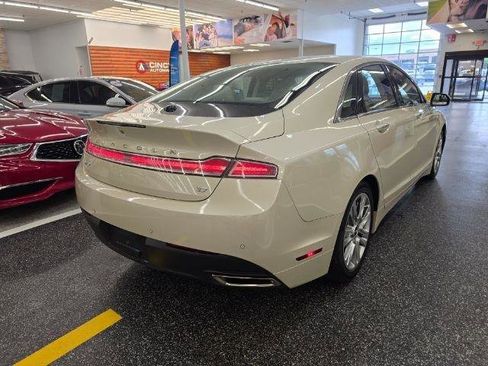 Used 2015 Lincoln MKZ w/ Technology Package FWD image 4