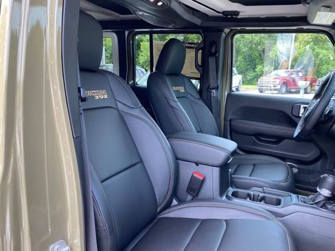 Used 2025 Jeep Wrangler Unlimited Rubicon 392 AWD/4WD image 30