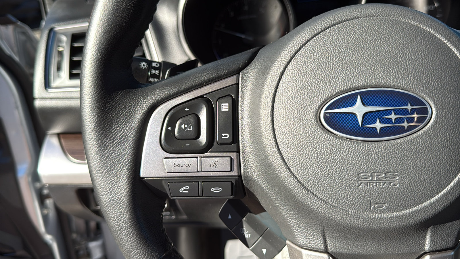 Used 2015 Subaru Legacy 2.5i Limited AWD/4WD image 14