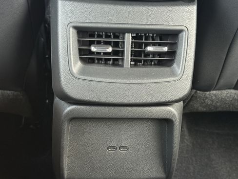 Used 2024 Chevrolet Equinox EV LT FWD image 11