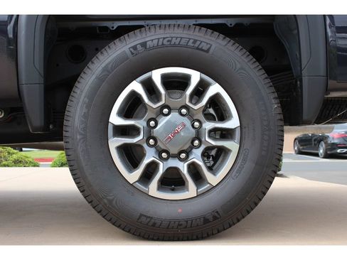 New 2025 GMC Sierra 2500 SLE image 6