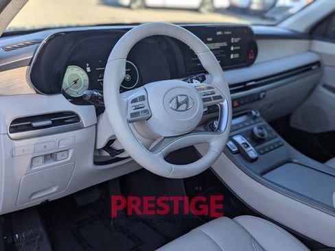 Used 2023 Hyundai Palisade Limited image 13