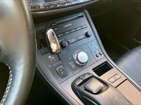 Used 2012 Lexus CT 200h image 33