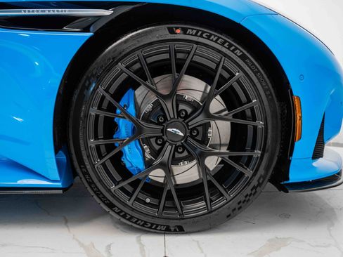 Used 2024 Aston Martin DB12 Coupe image 41