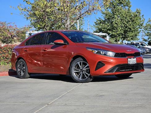 Used 2023 Kia Forte LXS w/ LXS Technology Package FWD image 4