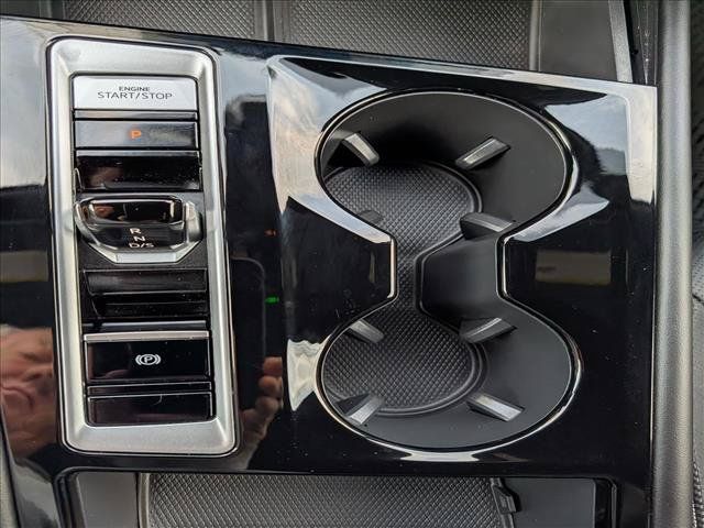 Certified 2024 Volkswagen Atlas Cross Sport SE AWD/4WD image 35