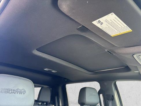 Used 2021 Chevrolet Silverado 1500 High Country image 25