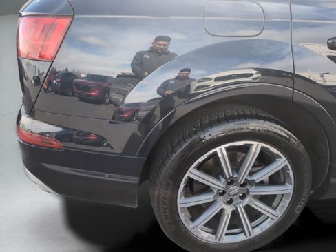 Used 2017 Audi Q7 3.0T Prestige image 34