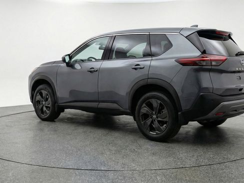 Used 2025 Nissan Rogue SV image 6