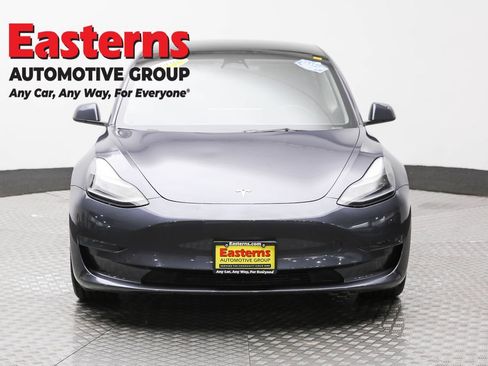 Used 2023 Tesla Model 3 Standard Range image 2